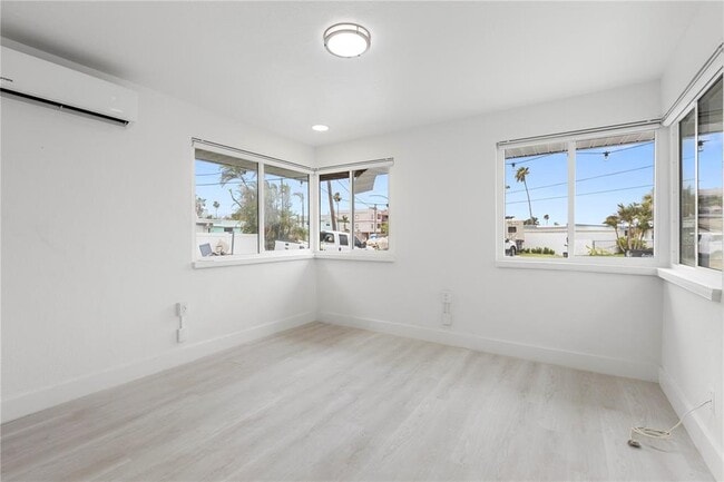 Building Photo - 14060 Miramar Ave