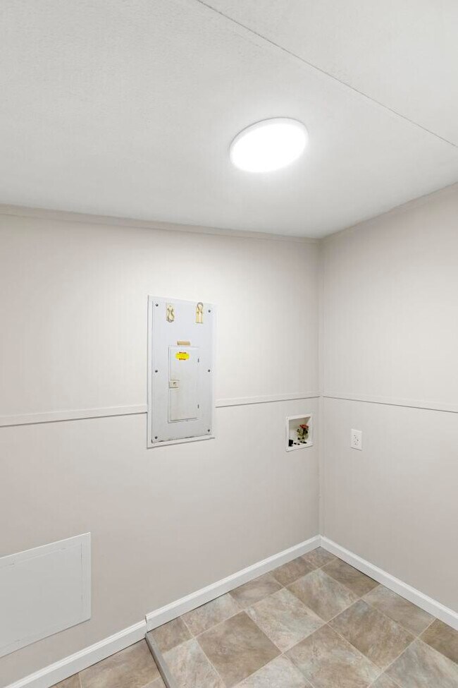 Building Photo - 137 Wendy Hill Ln