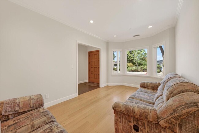 Building Photo - 18270 Baylor Ave