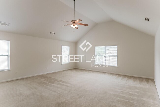 Building Photo - 582 Ironstone Dr