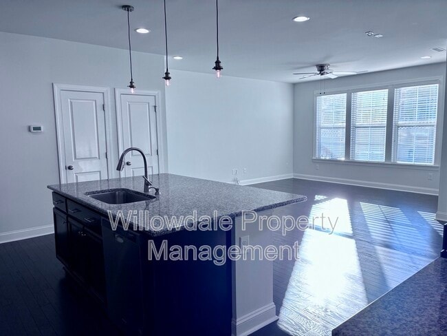 Building Photo - 1056 Midvale Ave