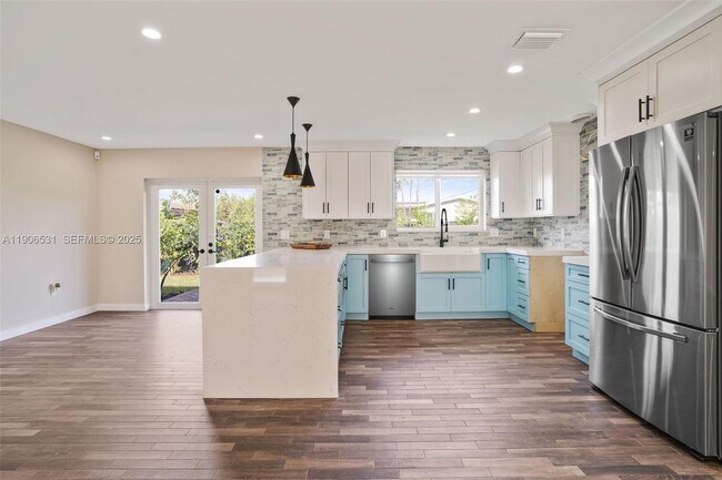 Building Photo - 6701 SW 49th Terrace