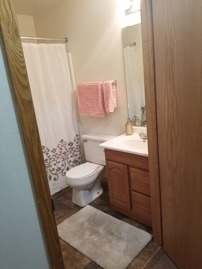 Building Photo - Cozy Studio Apartment