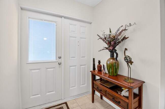 Building Photo - 3425 Via Poinciana