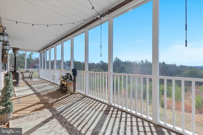 Building Photo - 882 Liberty Furnace Rd