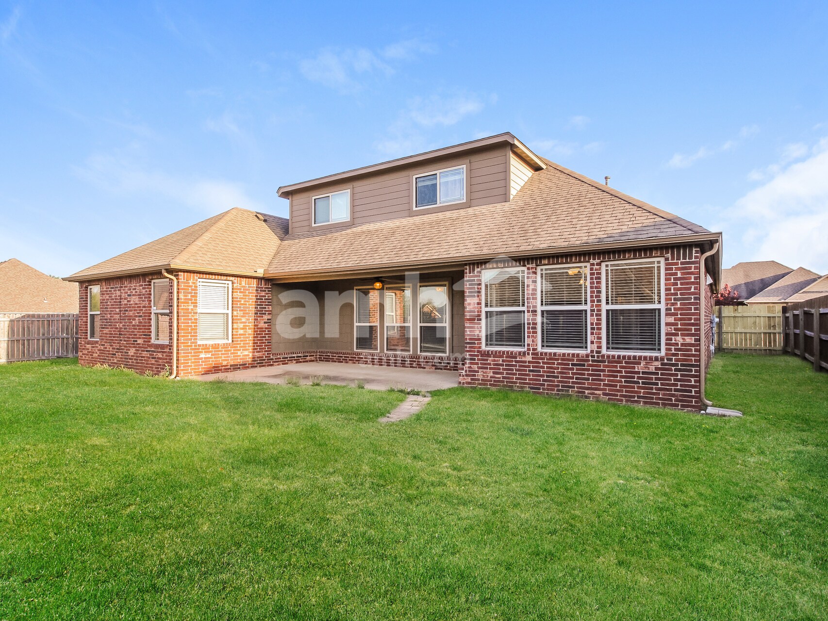 Building Photo - 1628 East Edgewater St S