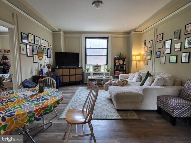 Building Photo - 2031 Locust St