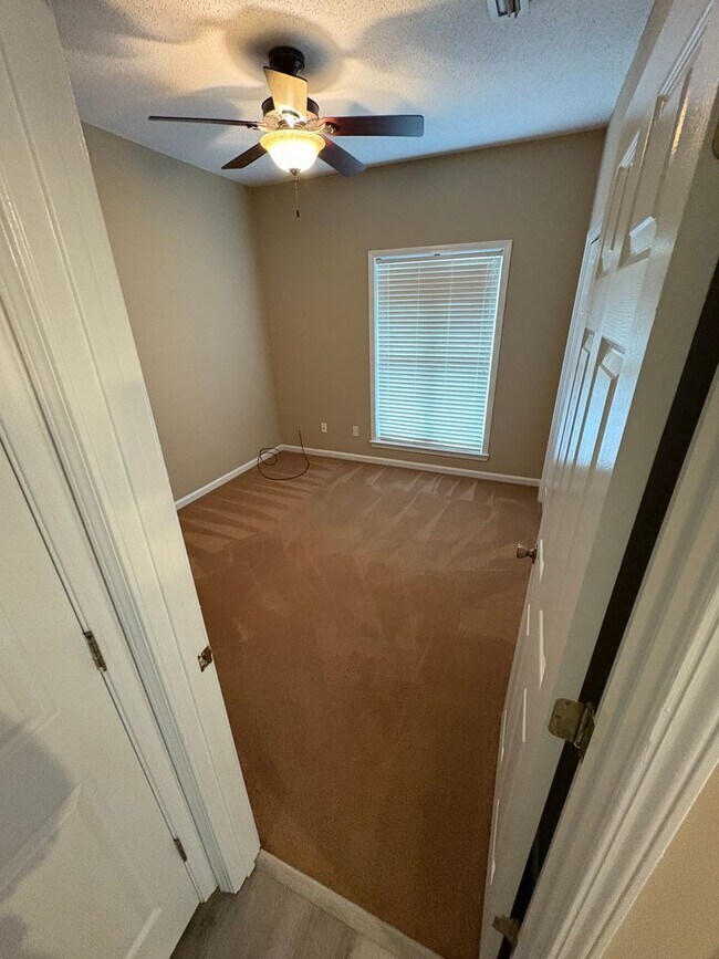 Building Photo - Available July!