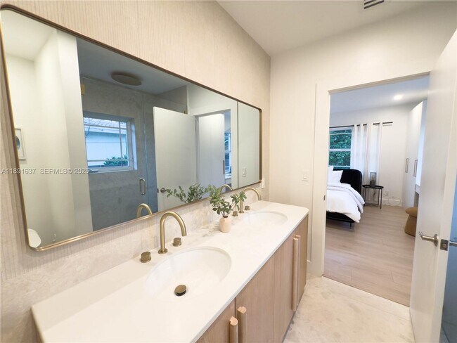 Building Photo - 1300 NE 102nd St