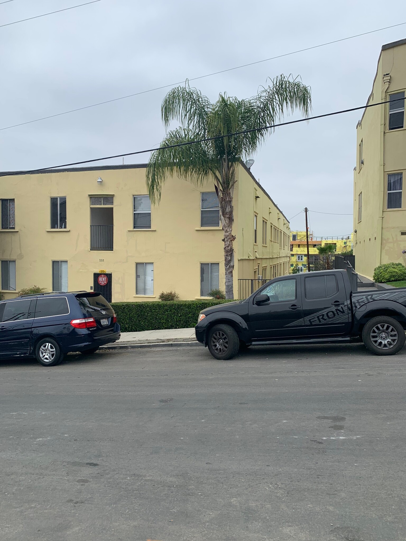 Building Photo - 201 N Toluca St
