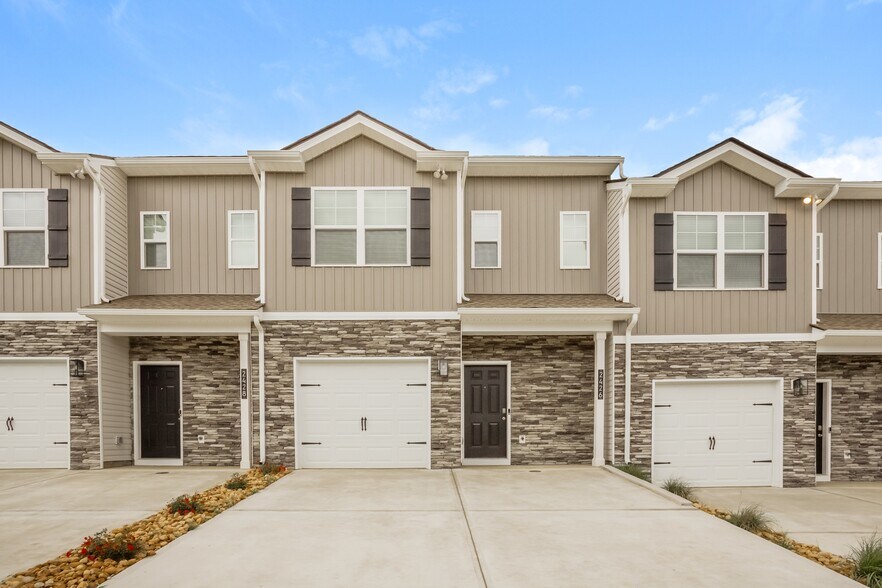 Building Photo - 2426 Legg Crk Ln