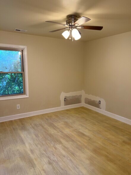 Building Photo - 119 Wilmot Dr