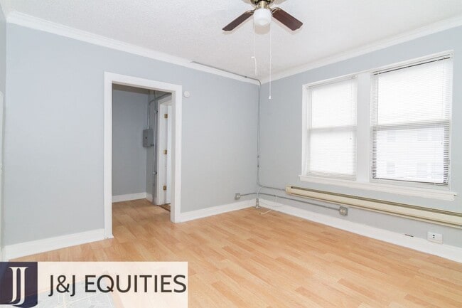 Building Photo - 4735 N Beacon St