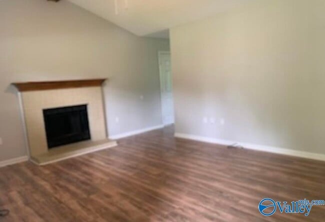 Building Photo - 105 Gibbon Dr