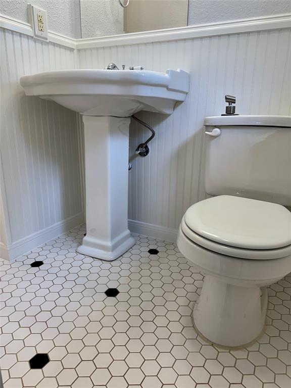 Building Photo - 1009 Alegria Rd