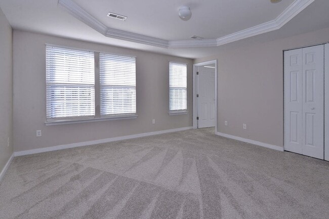 Building Photo - End unit Townhome in Riverwalk Townes