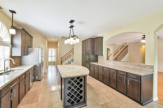 Building Photo - 5803 Song Ridge Ct