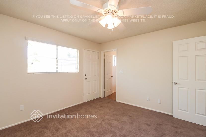 Building Photo - 955 S Pioneer