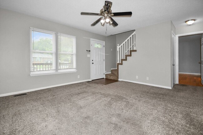 Building Photo - 706 Green Valley Ct