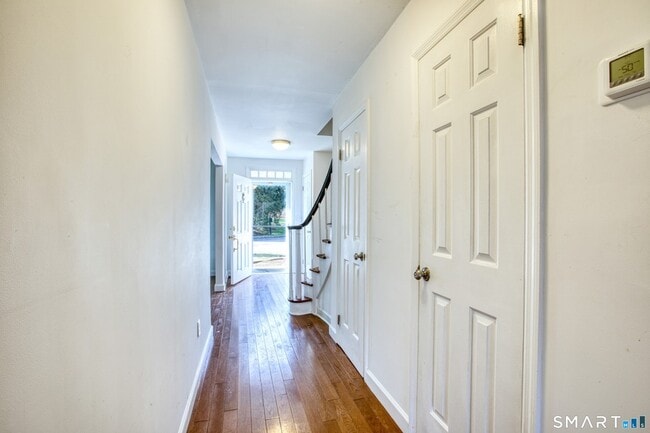 Building Photo - 9 Georgetowne N