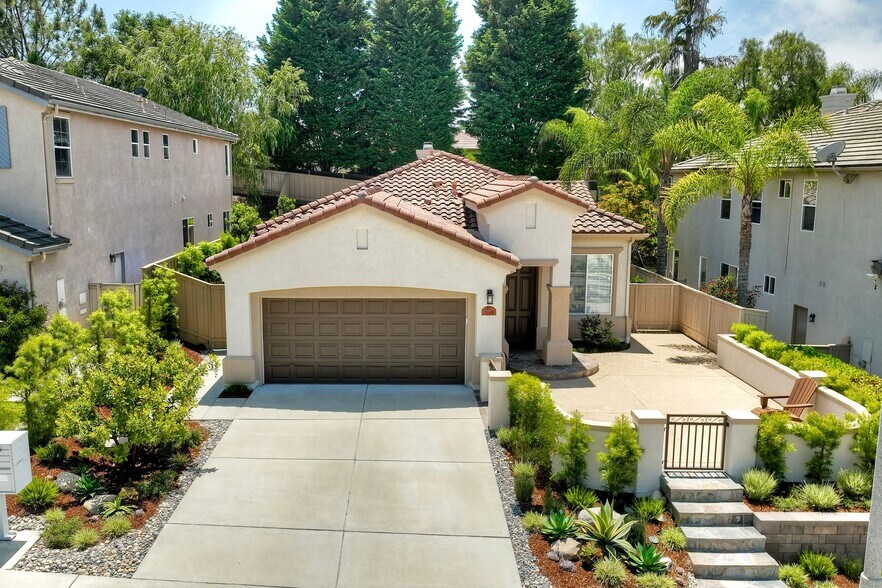 Building Photo - 1174 Mariposa Rd