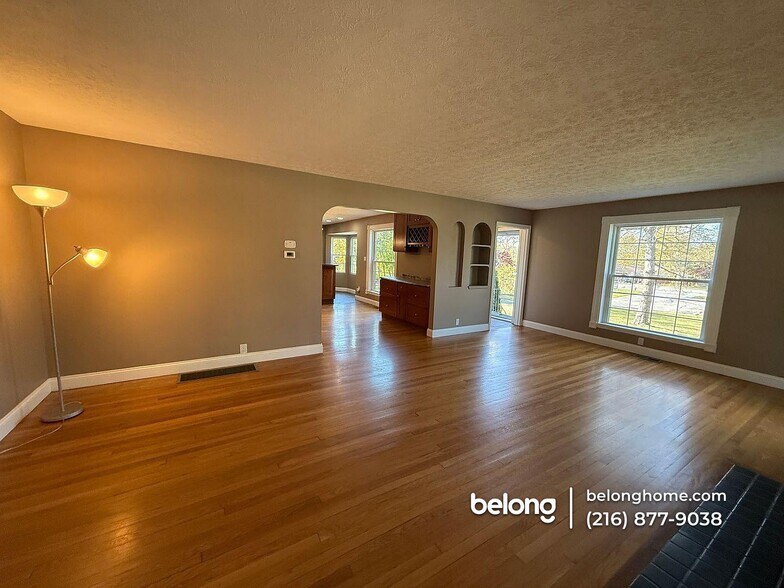 Building Photo - 30871 Lorain Rd