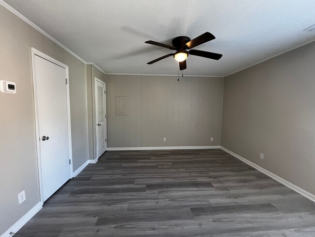 Building Photo - 5874-F Century Oaks Dr