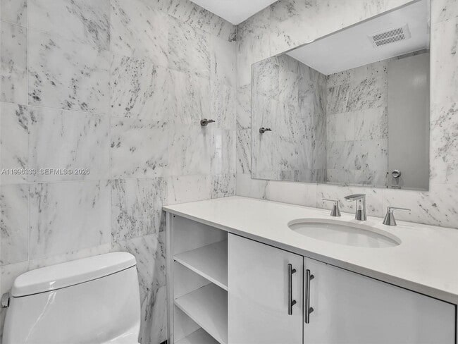 Building Photo - 20301 W Country Club Dr