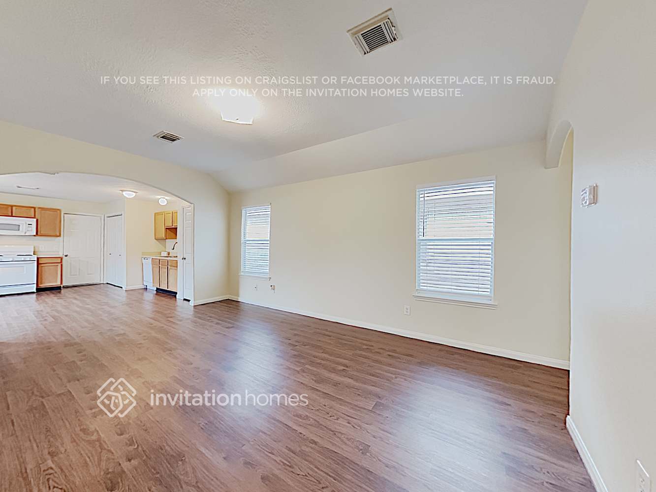 Building Photo - 6425 Mountain Pines Ln