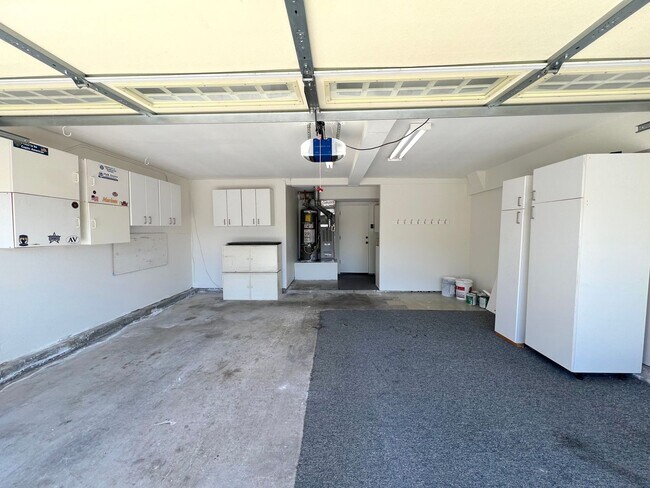 Building Photo - Beautiful Laguna Hills home located just m...