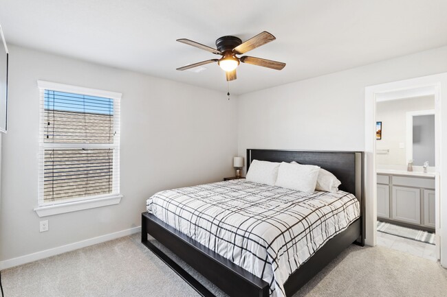 Building Photo - 8114 Vida Costa Dr