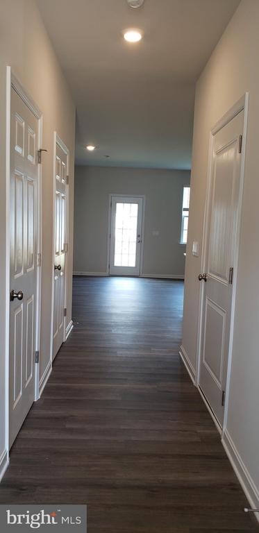 Building Photo - 186 Caterpillar Dr