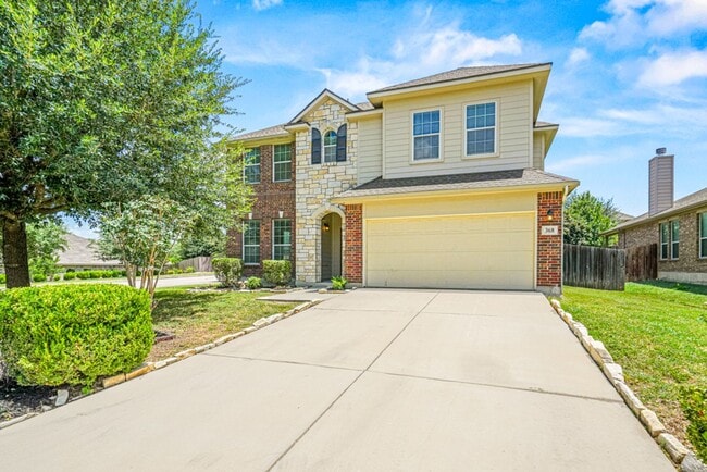 Primary Photo - New Braunfels Beauty with plenty of SPACE!