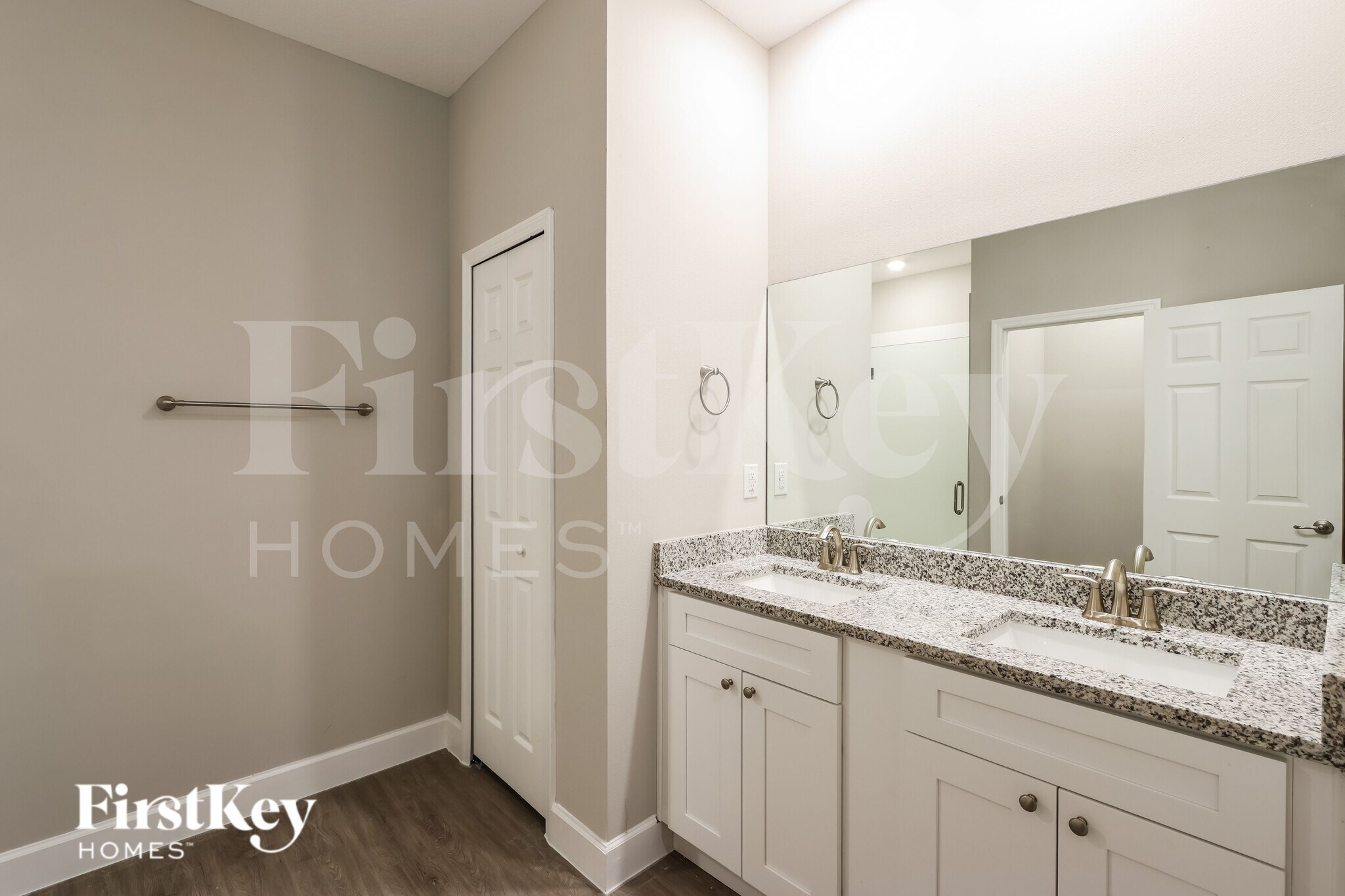 Building Photo - 216 Titan Rd SE