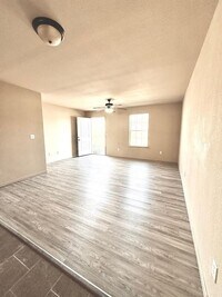 Building Photo - 100 Edna St