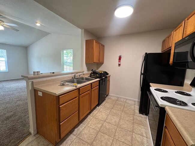 Building Photo - 3410 E St Charles Rd