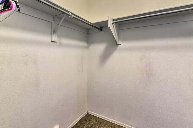 Building Photo - 1836 N Parkside Ln