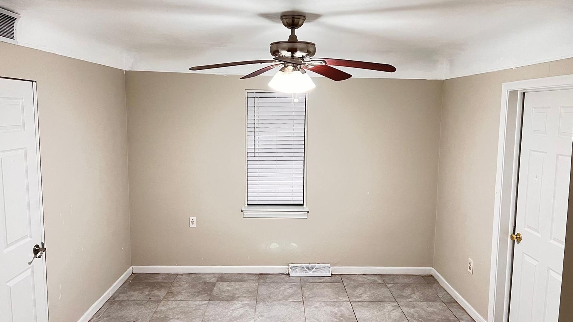 Building Photo - 25323 Orchard Lake Rd