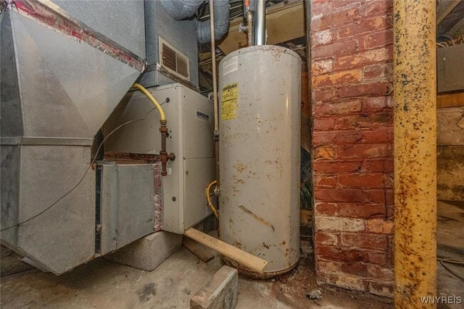 Building Photo - 68 Sirret St