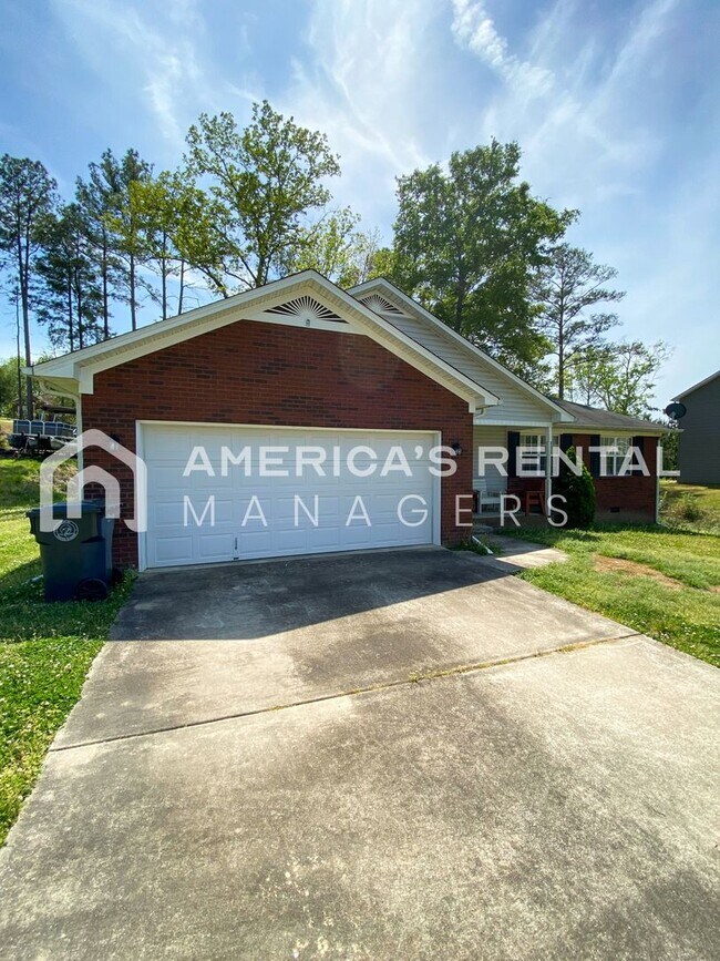 Building Photo - MOVE IN SPECIAL!!! - Home for rent in Lincoln!!! Available NOW!!! - Sign a lease by 5/15/26 to re...