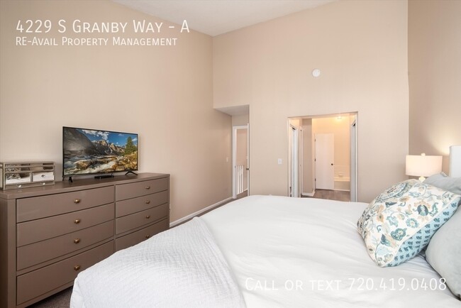 Building Photo - 4229 S Granby Way