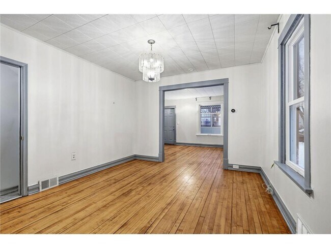 Building Photo - 3451 N Oliver Ave