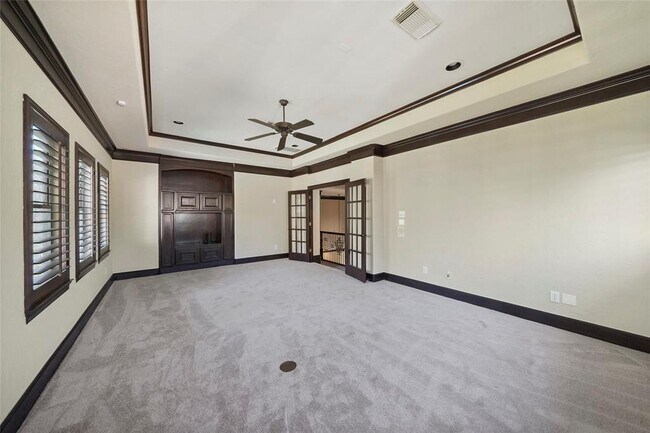 Building Photo - 30 N Palmiera Cir