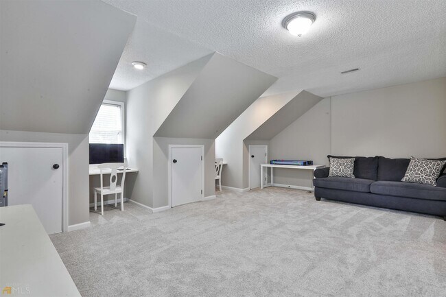 Building Photo - 503 Caxton Ct