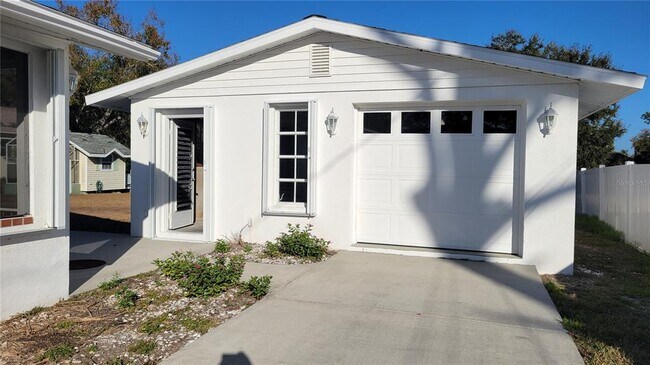 Building Photo - 5847 Venisota Rd