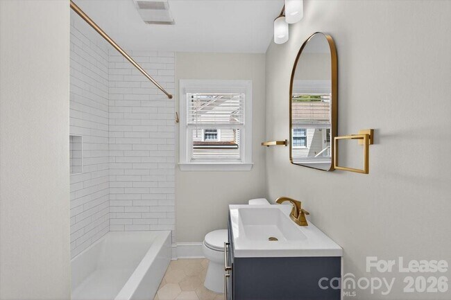 Building Photo - 3920 Haven Dr