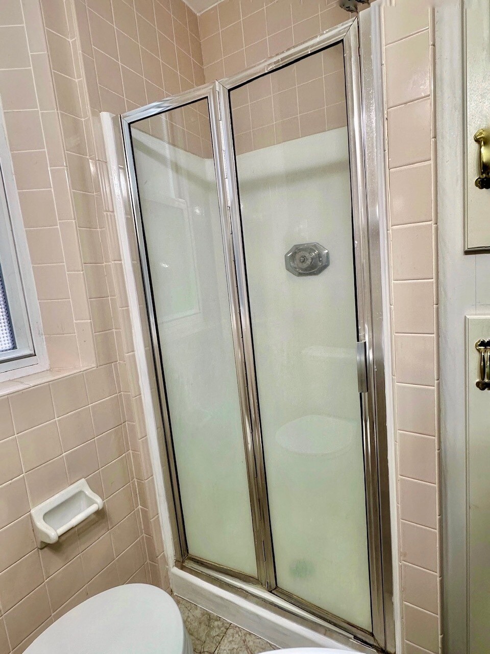 Building Photo - 408 S Hanley Rd