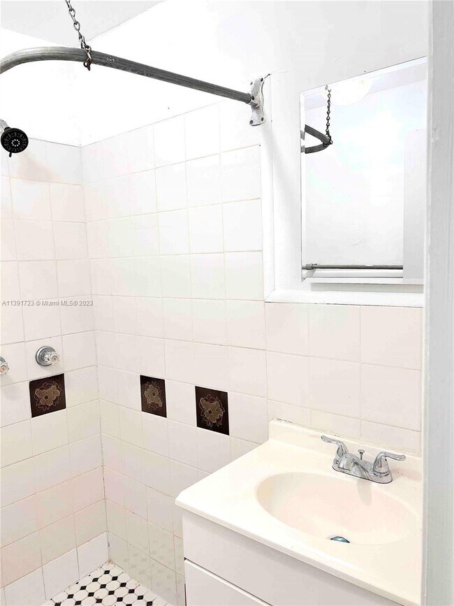 Building Photo - 3101 NW 28th St