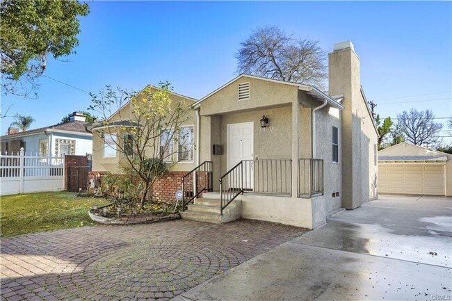 Building Photo - 1430 N Maple St