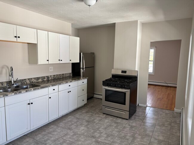 Building Photo - 14 Quigley Ave